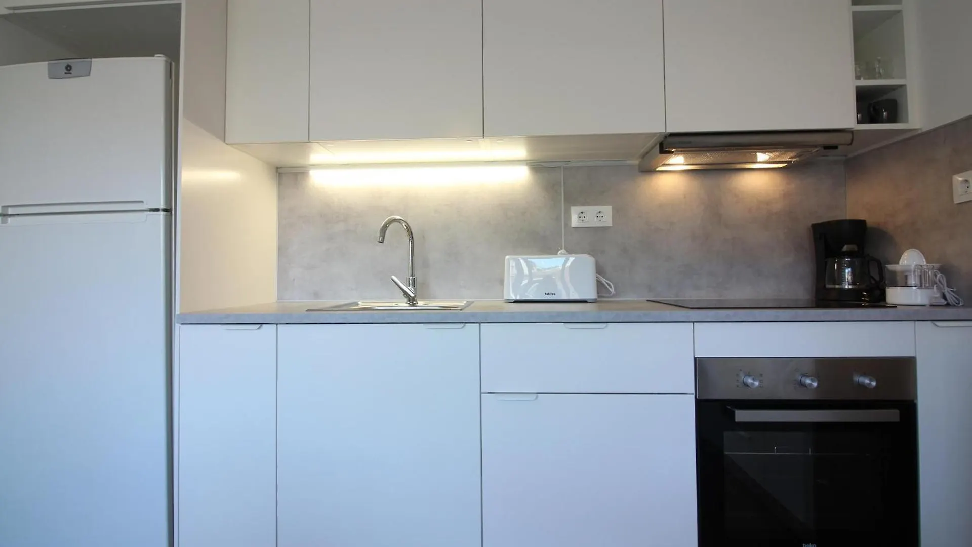 Apartamento Renovado En El Centro De Roses A Solo 150M De La Playa, Ideal Para Parejas - Es-228-110 Apartment