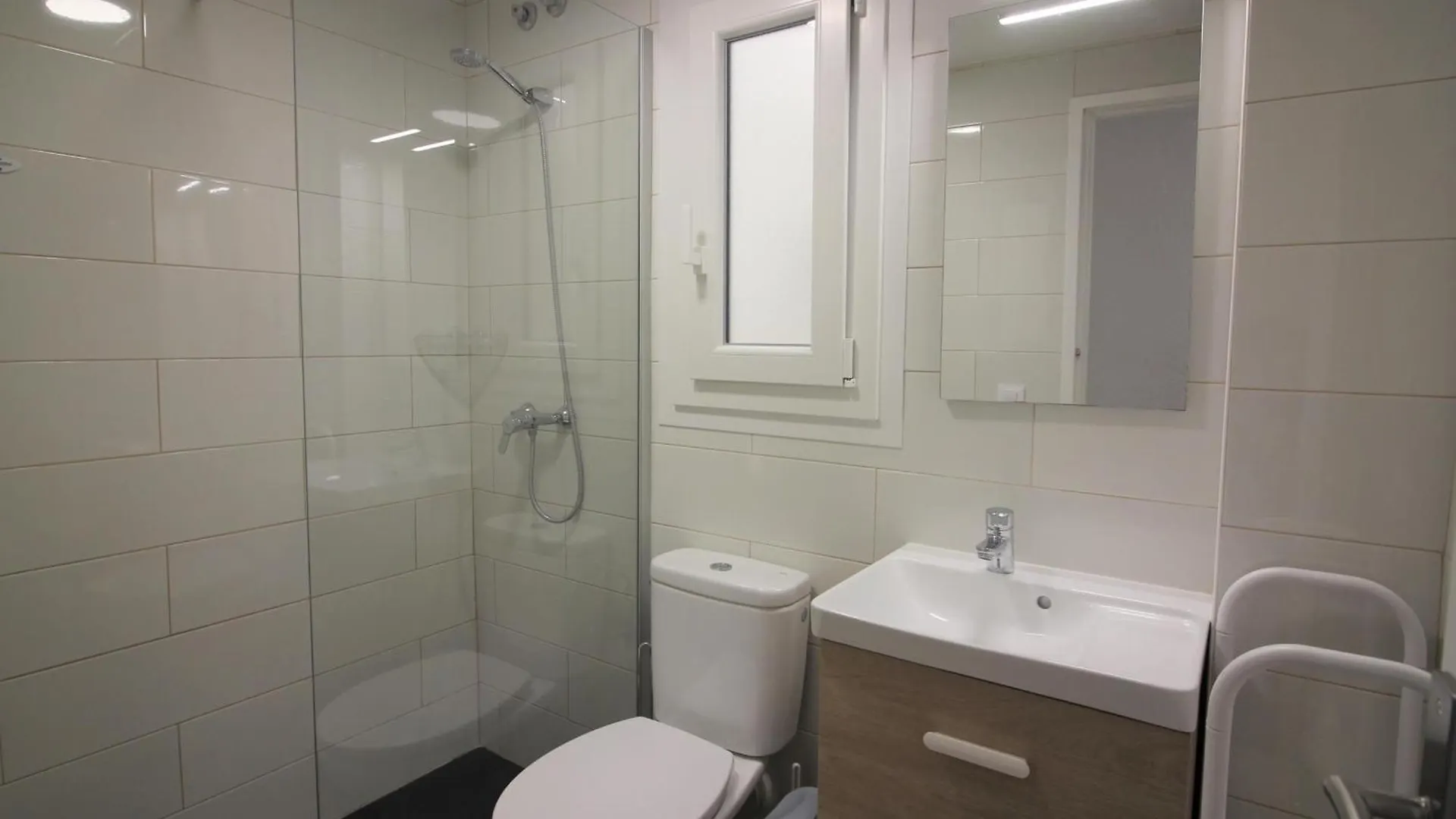 Apartment Apartamento Renovado En El Centro De Roses A Solo 150M De La Playa, Ideal Para Parejas - Es-228-110